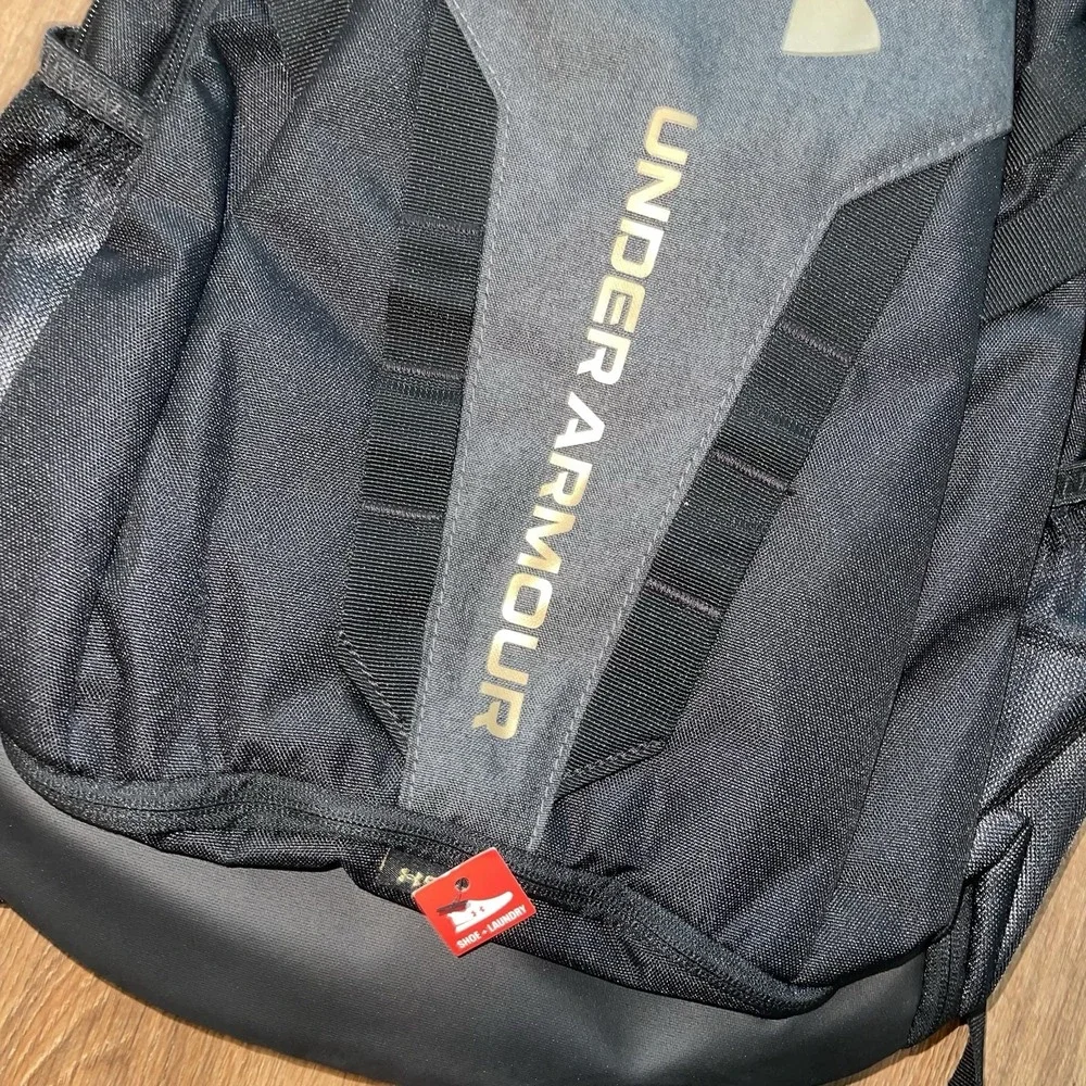 Under Armour Hustle 5.0 Backpack Black 2 Strap Shoulder Strap School NEW